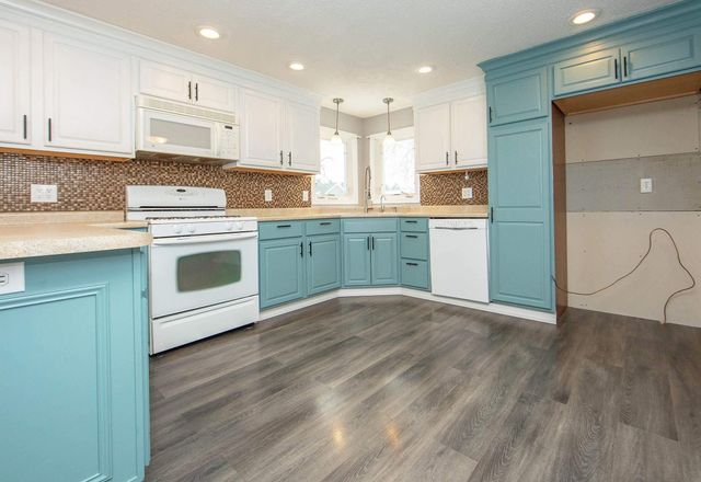 121 E Vine Street, Clarksville, IA 50619