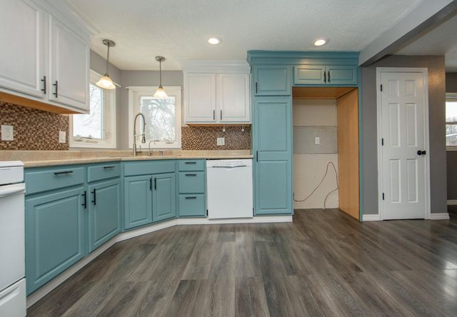 121 E Vine Street, Clarksville, IA 50619