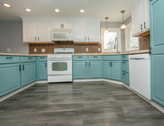 121 E Vine Street, Clarksville, IA 50619