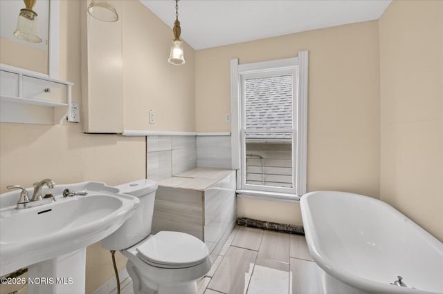 1661 Oak Street, Toledo, OH 43605