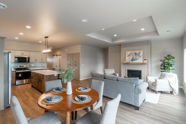 6272 86th Avenue S, Horace, ND 58047