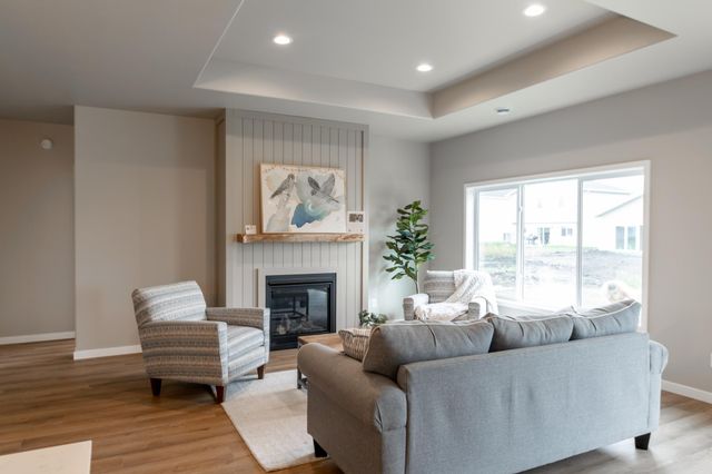 6272 86th Avenue S, Horace, ND 58047