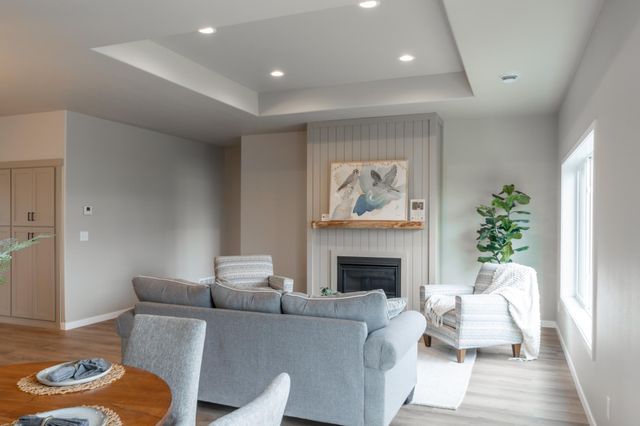 6272 86th Avenue S, Horace, ND 58047