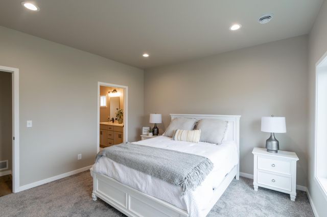 6272 86th Avenue S, Horace, ND 58047