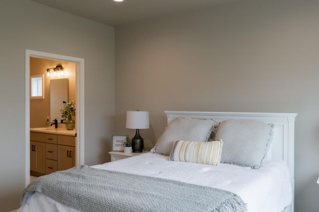 6272 86th Avenue S, Horace, ND 58047