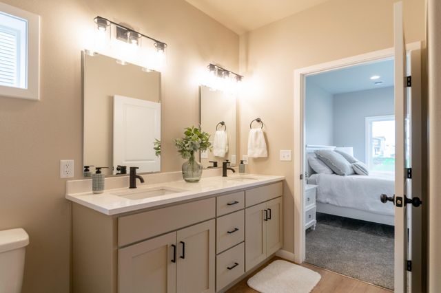 6272 86th Avenue S, Horace, ND 58047