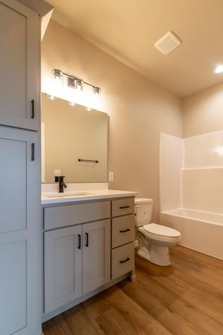 6272 86th Avenue S, Horace, ND 58047