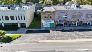 30333 Woodward Avenue, Royal Oak, MI 48073
