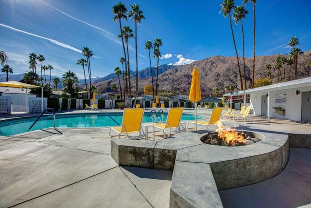 315 Kona Lane, Palm Springs, CA 92264