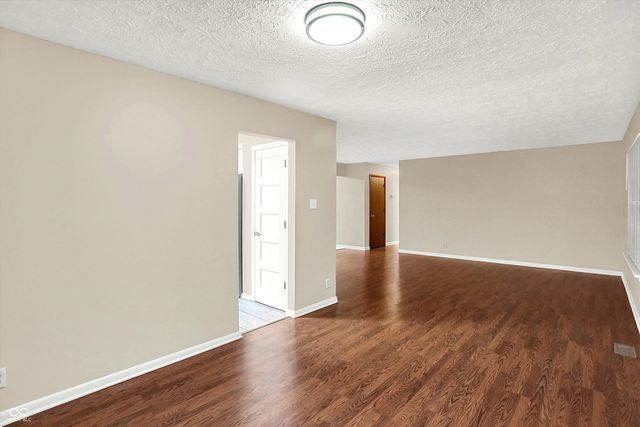 8714 Flintlock Court, Indianapolis, IN 46256