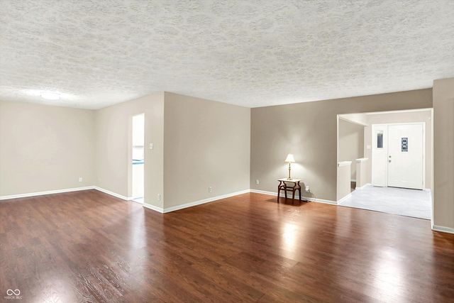 8714 Flintlock Court, Indianapolis, IN 46256