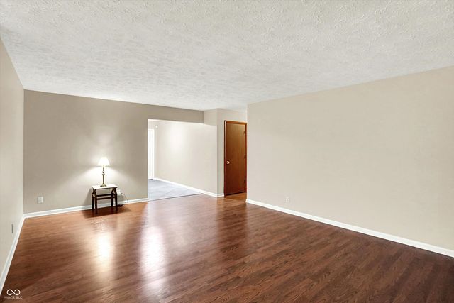 8714 Flintlock Court, Indianapolis, IN 46256