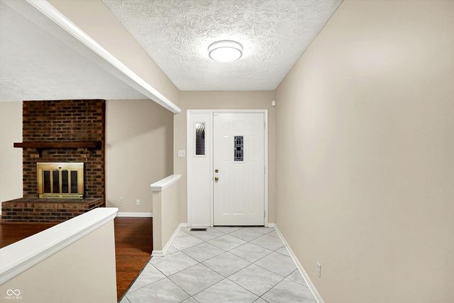 8714 Flintlock Court, Indianapolis, IN 46256