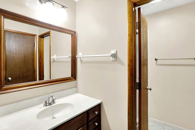 8714 Flintlock Court, Indianapolis, IN 46256