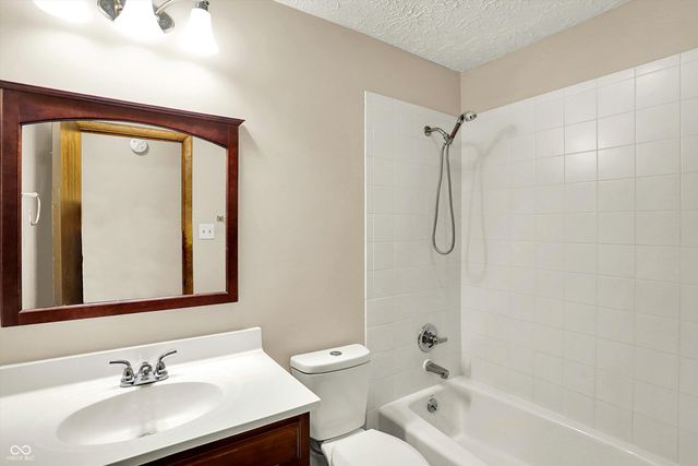 8714 Flintlock Court, Indianapolis, IN 46256