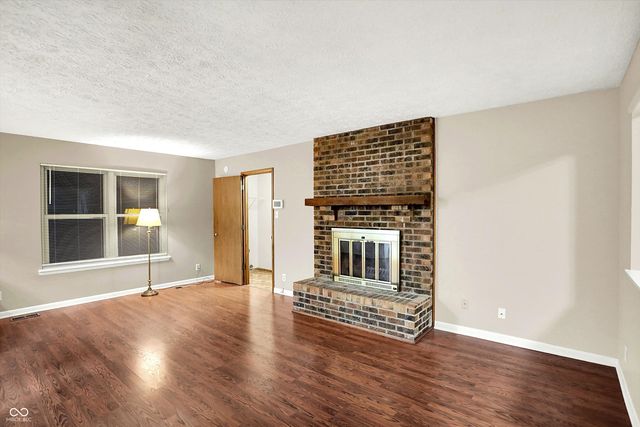 8714 Flintlock Court, Indianapolis, IN 46256