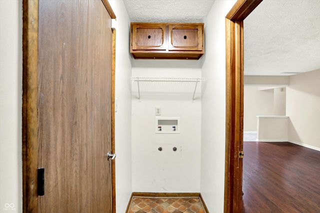 8714 Flintlock Court, Indianapolis, IN 46256