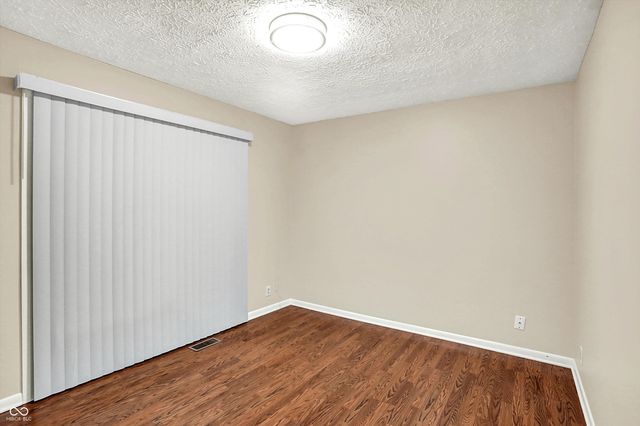 8714 Flintlock Court, Indianapolis, IN 46256