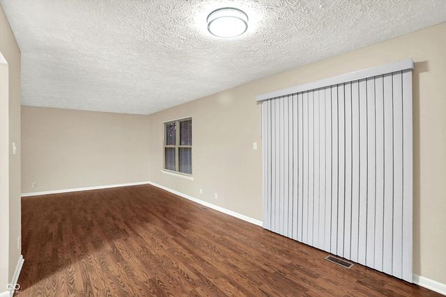 8714 Flintlock Court, Indianapolis, IN 46256