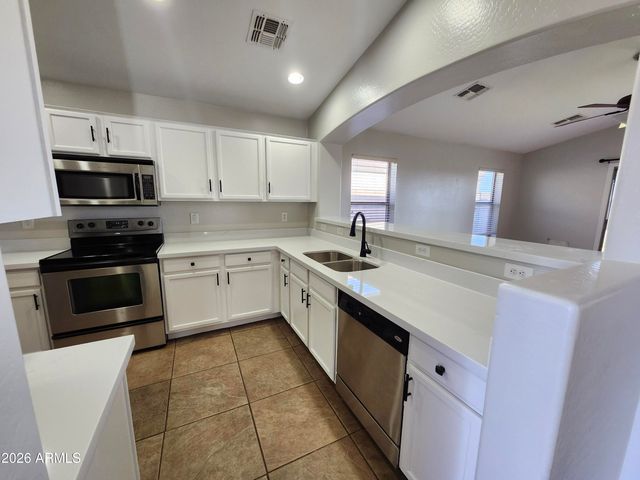 23739 N EL FRIO Court, Sun City, AZ 85373