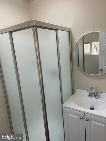 28 CEDAR ST, New Egypt, NJ 08533