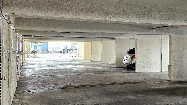 1225 NE 124th Street 24B, North Miami, FL 33161