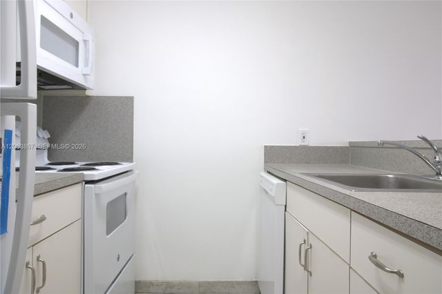 1225 NE 124th Street 24B, North Miami, FL 33161