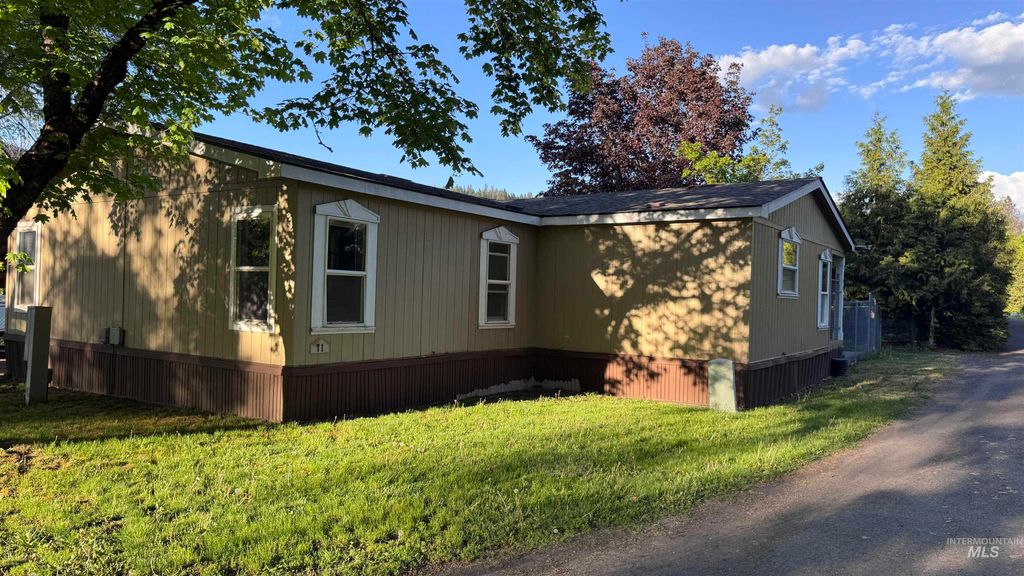 71 Mallard Dr, Orofino, ID 83544