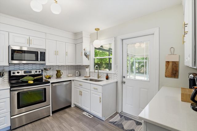 1239 Fort Drive, Hanahan, SC 29410