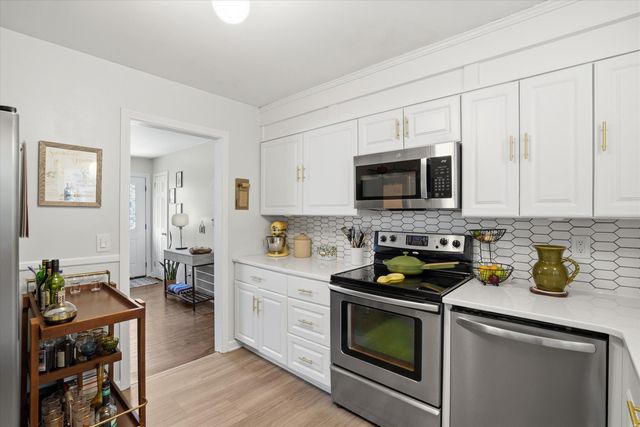 1239 Fort Drive, Hanahan, SC 29410