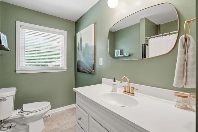 1239 Fort Drive, Hanahan, SC 29410