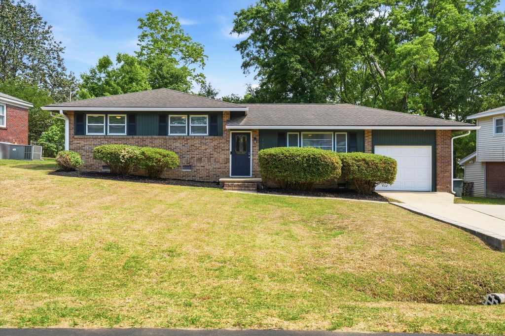 1239 Fort Drive, Hanahan, SC 29410