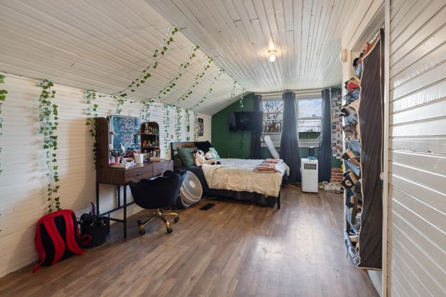 141 Long St, W, Mc Ewen, TN 37101