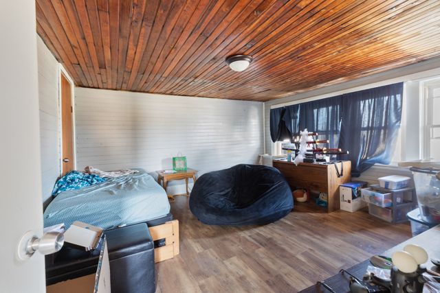 141 Long St, W, Mc Ewen, TN 37101