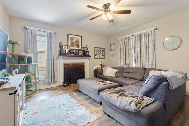 141 Long St, W, Mc Ewen, TN 37101