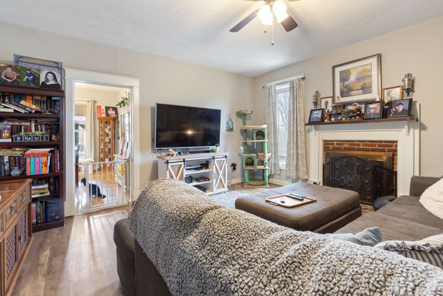 141 Long St, W, Mc Ewen, TN 37101