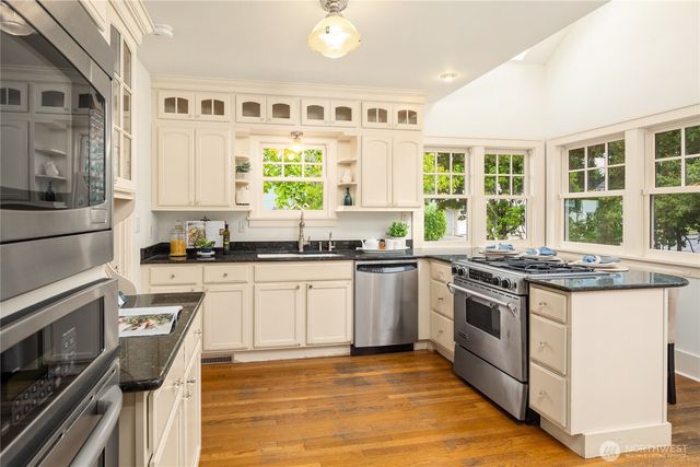848 NW 59th Street, Seattle, WA 98107
