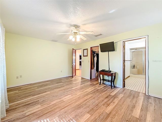 3529 SAIL FISH AVENUE, Fruitland Park, FL 34731