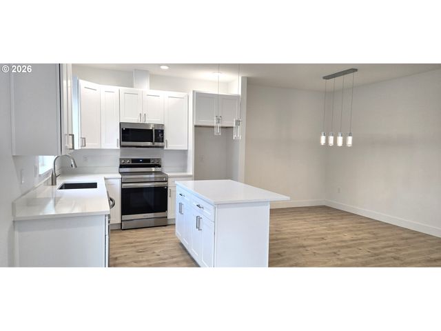 12451 Se Harold St, Portland, OR 97236