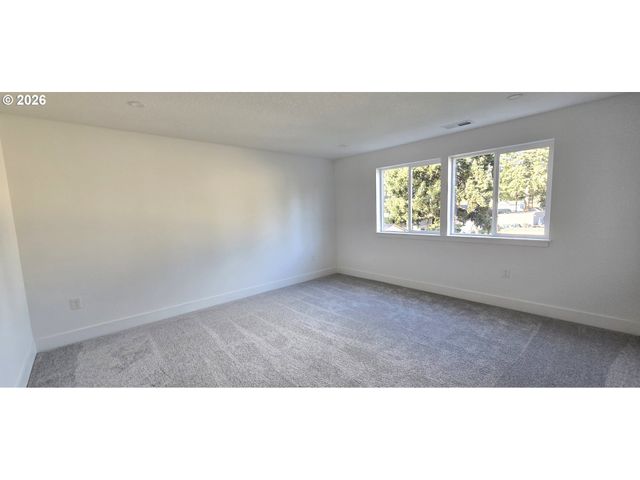 12451 Se Harold St, Portland, OR 97236