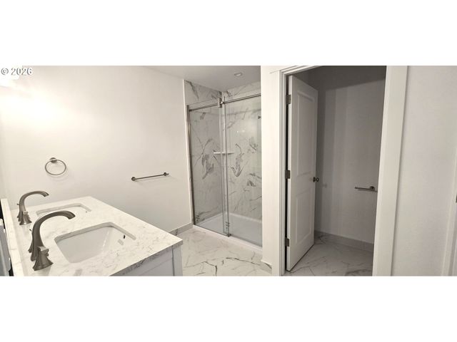 12451 Se Harold St, Portland, OR 97236