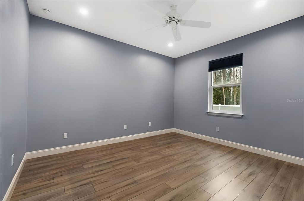 Image 13 of property listing at 4 UTURN COURT, Palm Coast, FL 32164