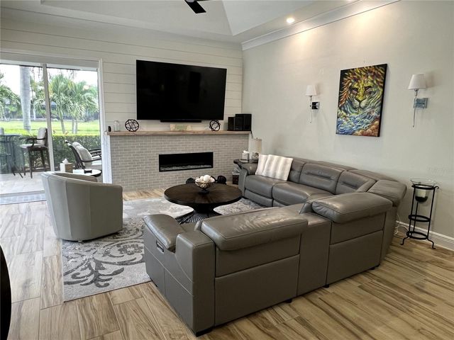 7555 TORI WAY, Bradenton, FL 34202