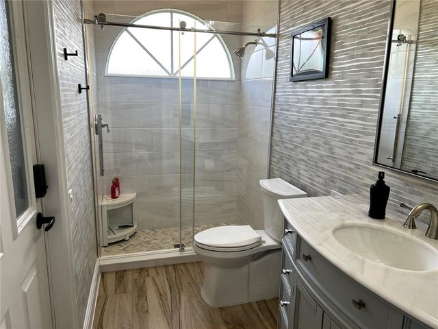 7555 TORI WAY, Bradenton, FL 34202