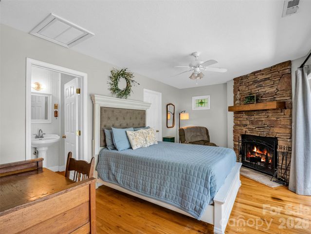 239 Havnaers Point, Lake Lure, NC 28746