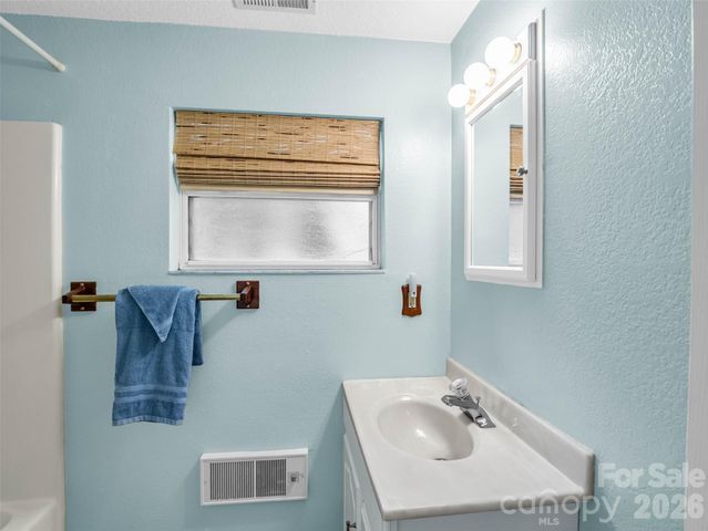 239 Havnaers Point, Lake Lure, NC 28746