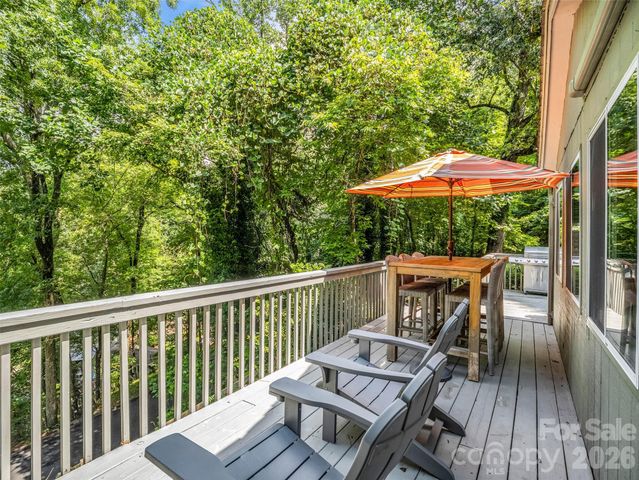 239 Havnaers Point, Lake Lure, NC 28746