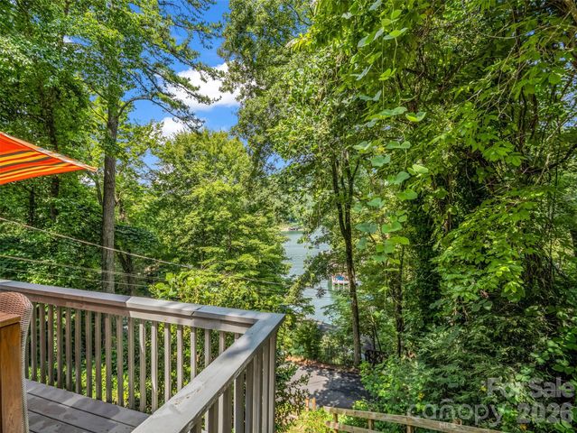 239 Havnaers Point, Lake Lure, NC 28746