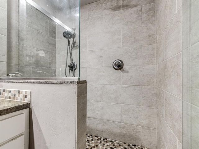 12724 S Coltrane Road, Edmond, OK 73034