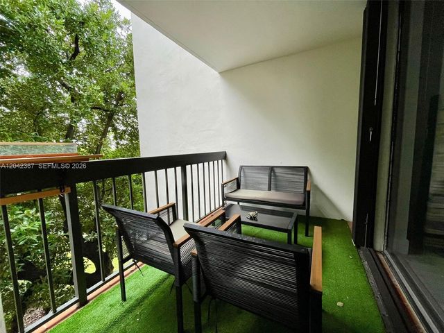 2333 Brickell Ave 314, Miami, FL 33129